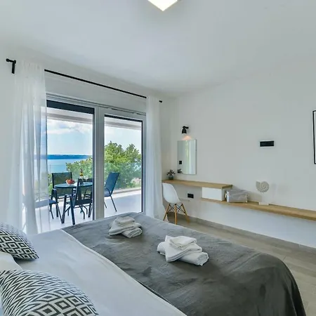 Katharina Comfortable Maslenica