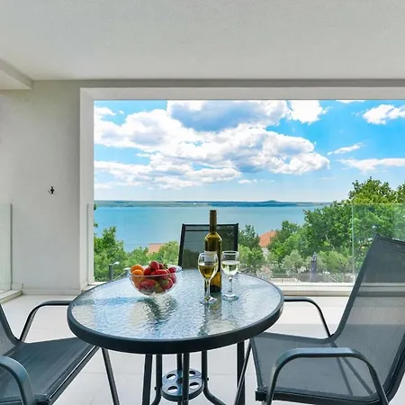 Katharina Comfortable Villa Maslenica